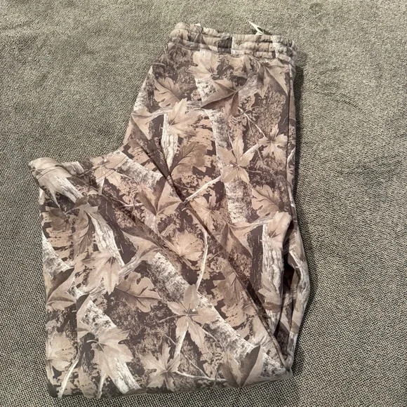 Hollister Men's Leaf Print Joggers - Gray - Picture 2 of 2